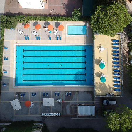 Condominio Res. Palace Bibione Bagian luar foto