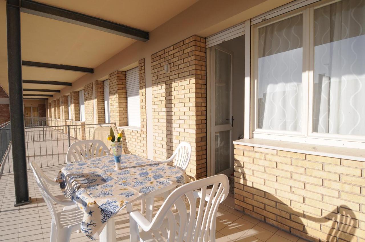 Condominio Res. Palace Bibione Bagian luar foto