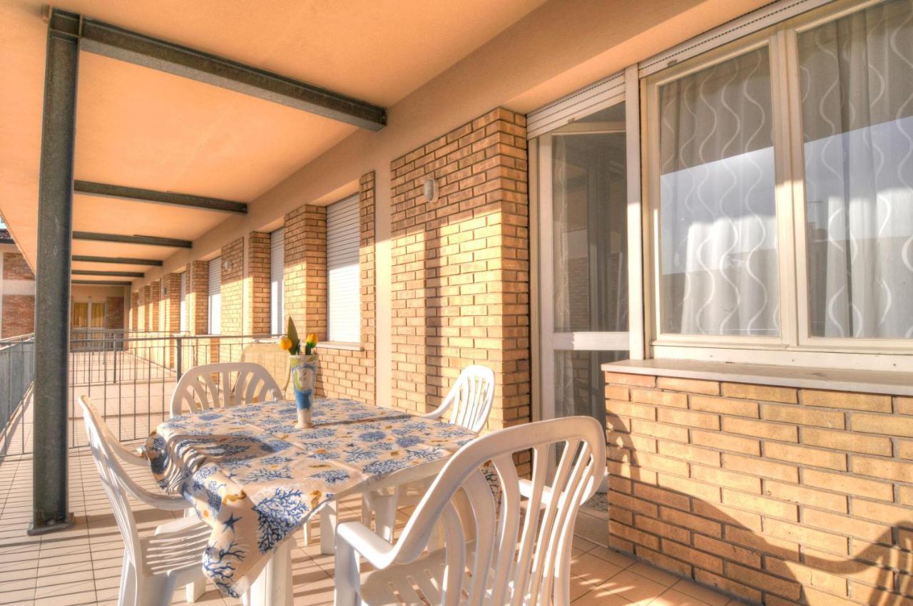 Condominio Res. Palace Bibione Bagian luar foto