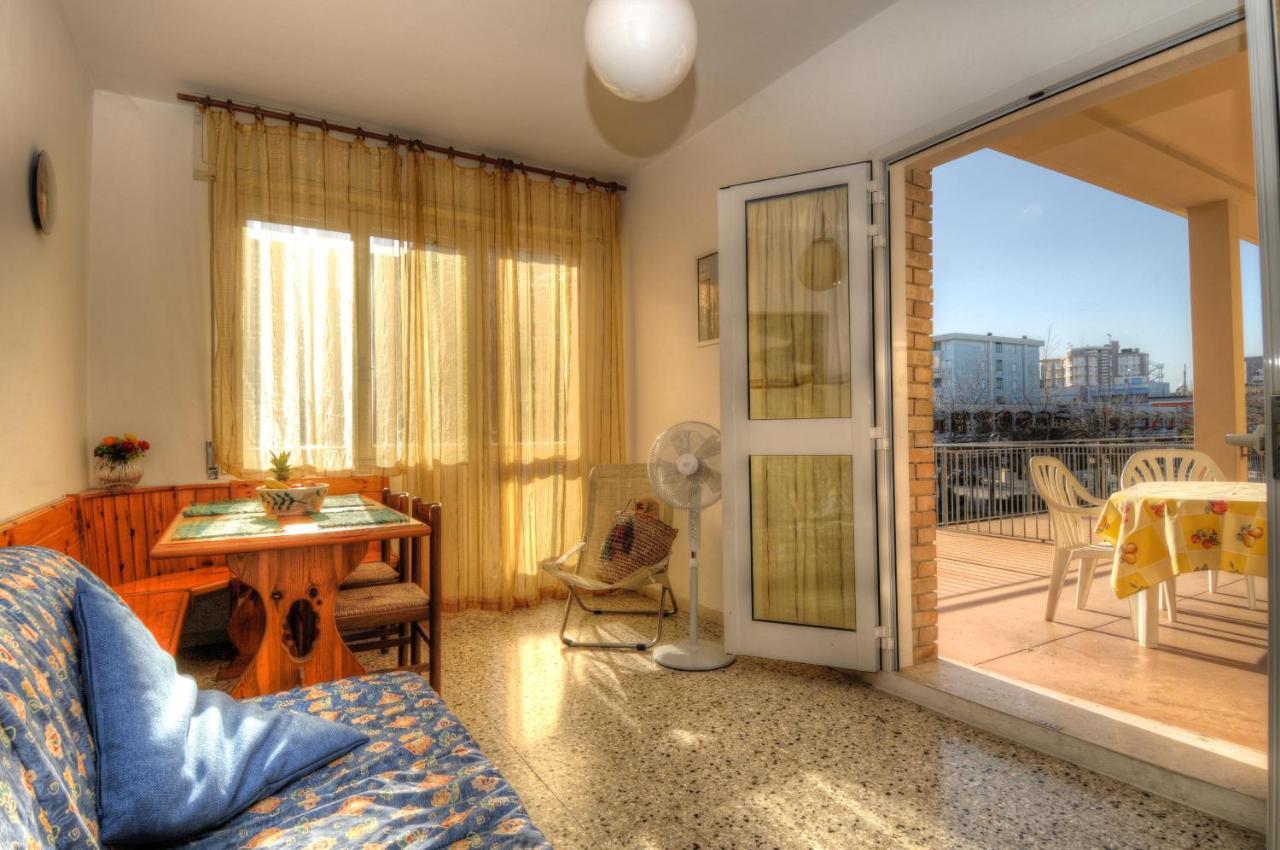 Condominio Res. Palace Bibione Bagian luar foto