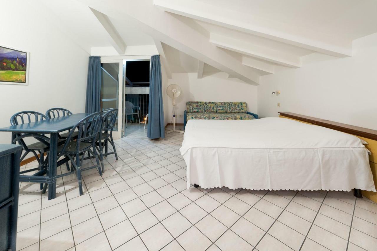 Condominio Res. Palace Bibione Bagian luar foto